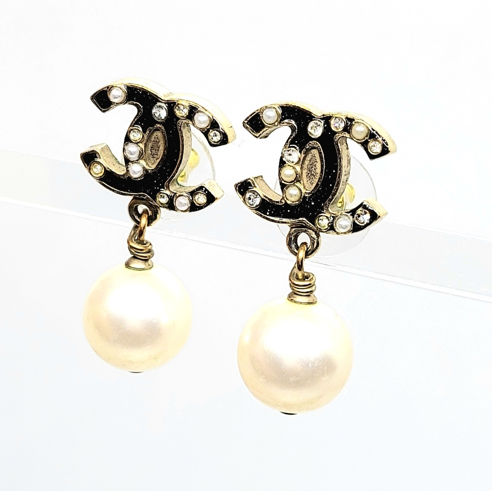 CHANEL Black CC Crystal Pearl Dangle